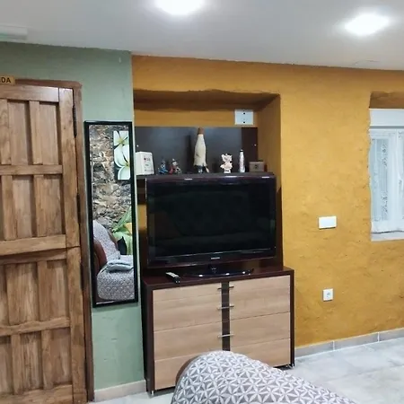 Casa Elvi 펜션 기욘